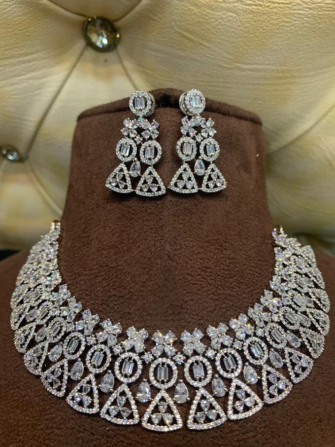 Elegance Diamond Choker & Earring Set™