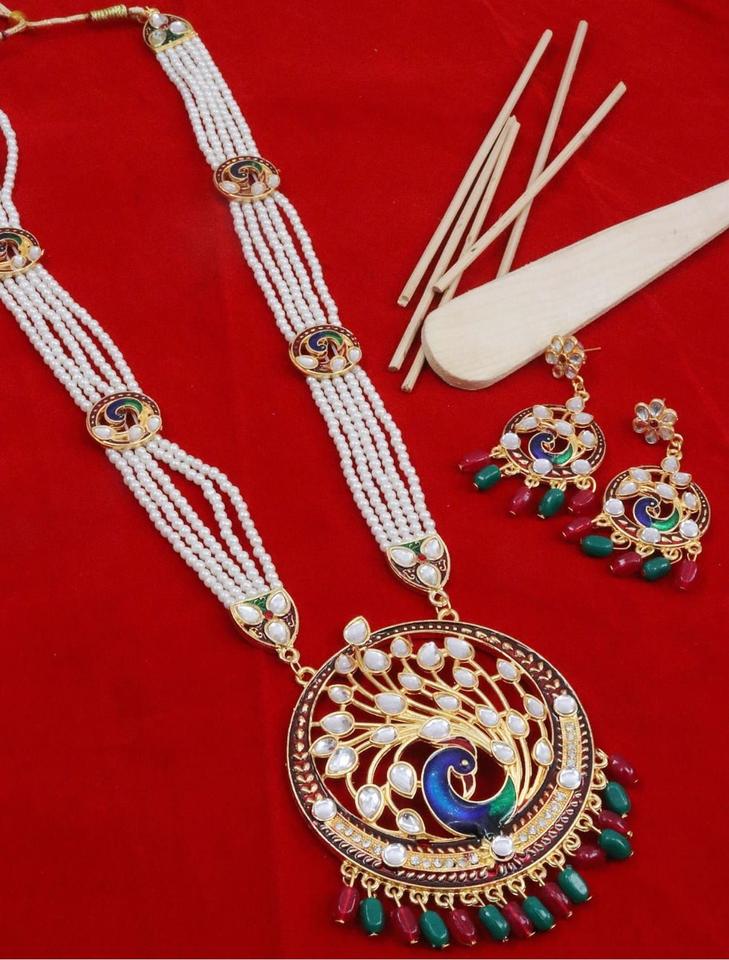 Elegant Matching Necklace & Earring Set™