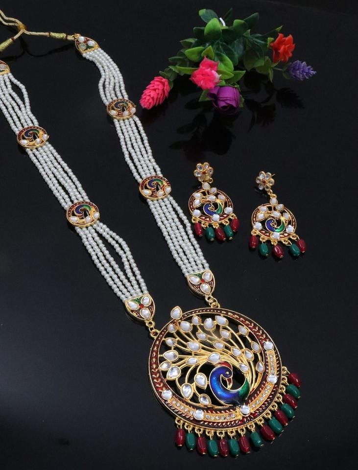 Elegant Matching Necklace & Earring Set™