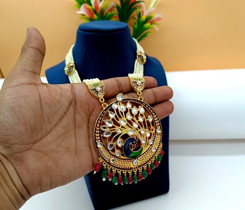 Elegant Matching Necklace & Earring Set™