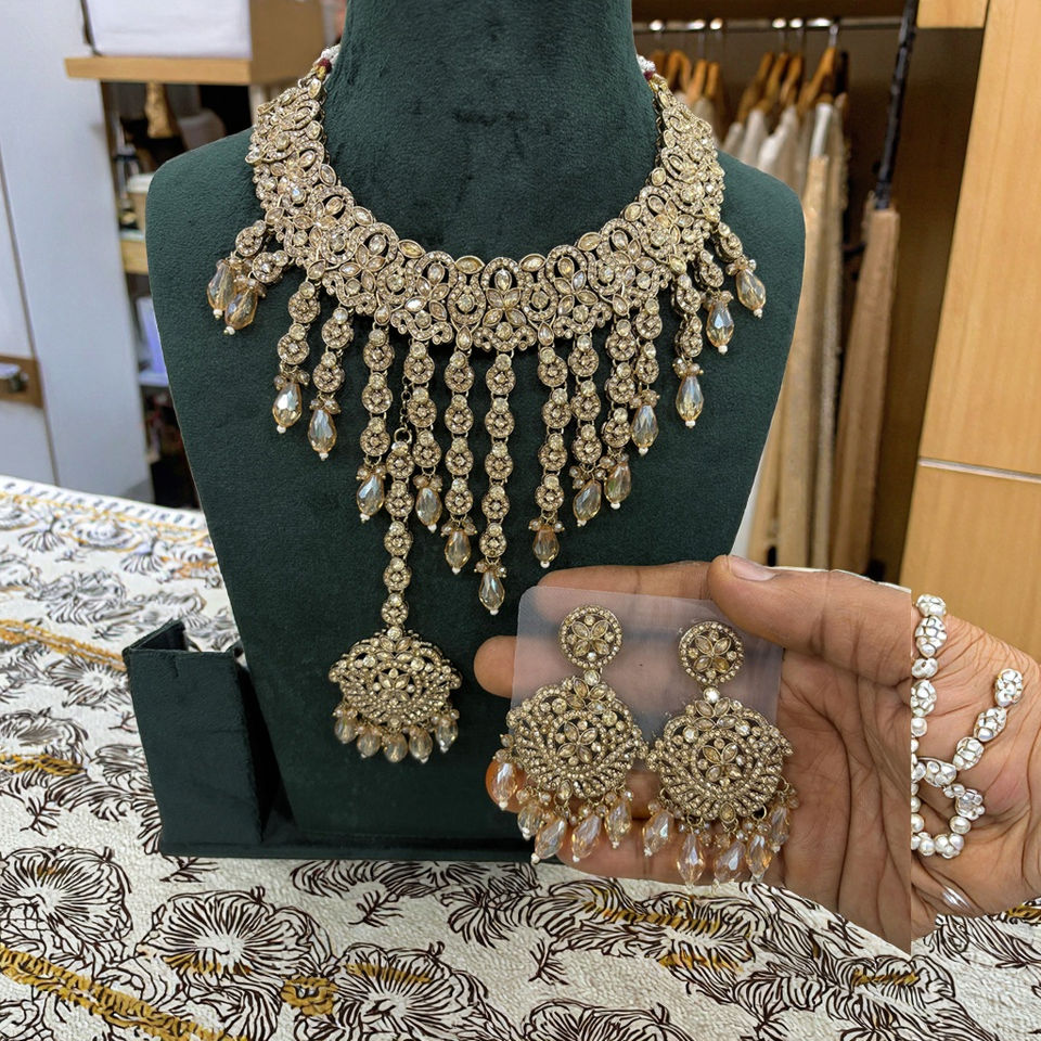 Elegant Kundan Crystal Pearl Necklace Set™