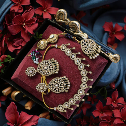 Elegant Antique Pearl Choker Set™