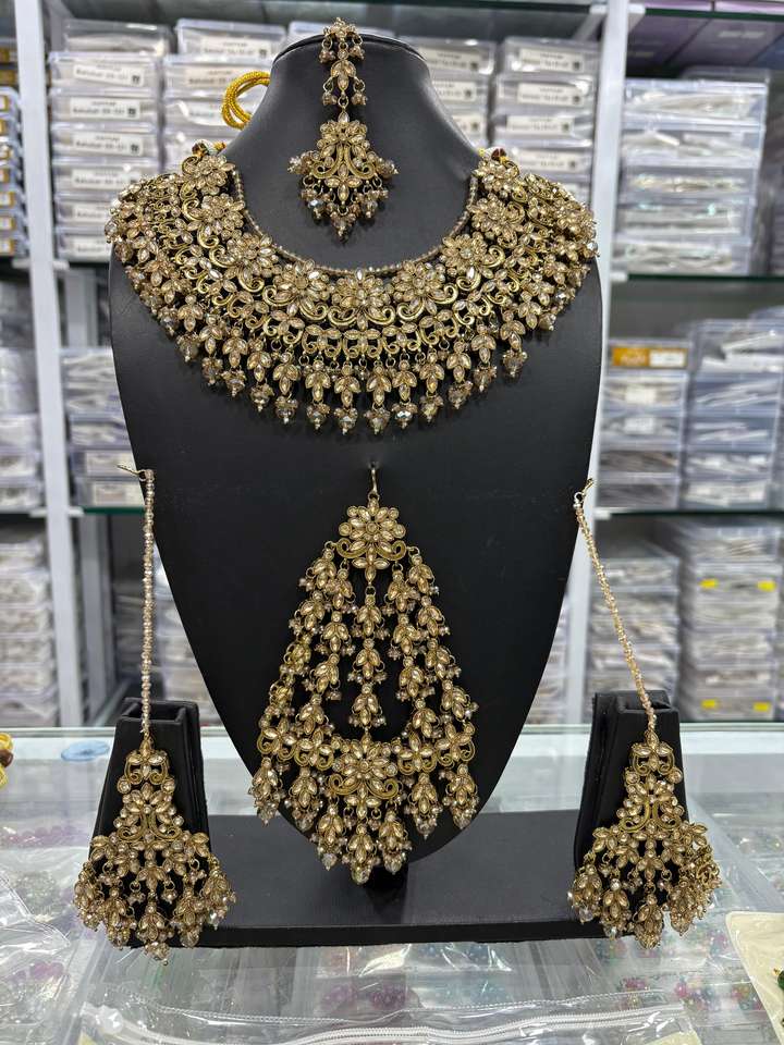 Elegant Indian Mehendi Choker Set™