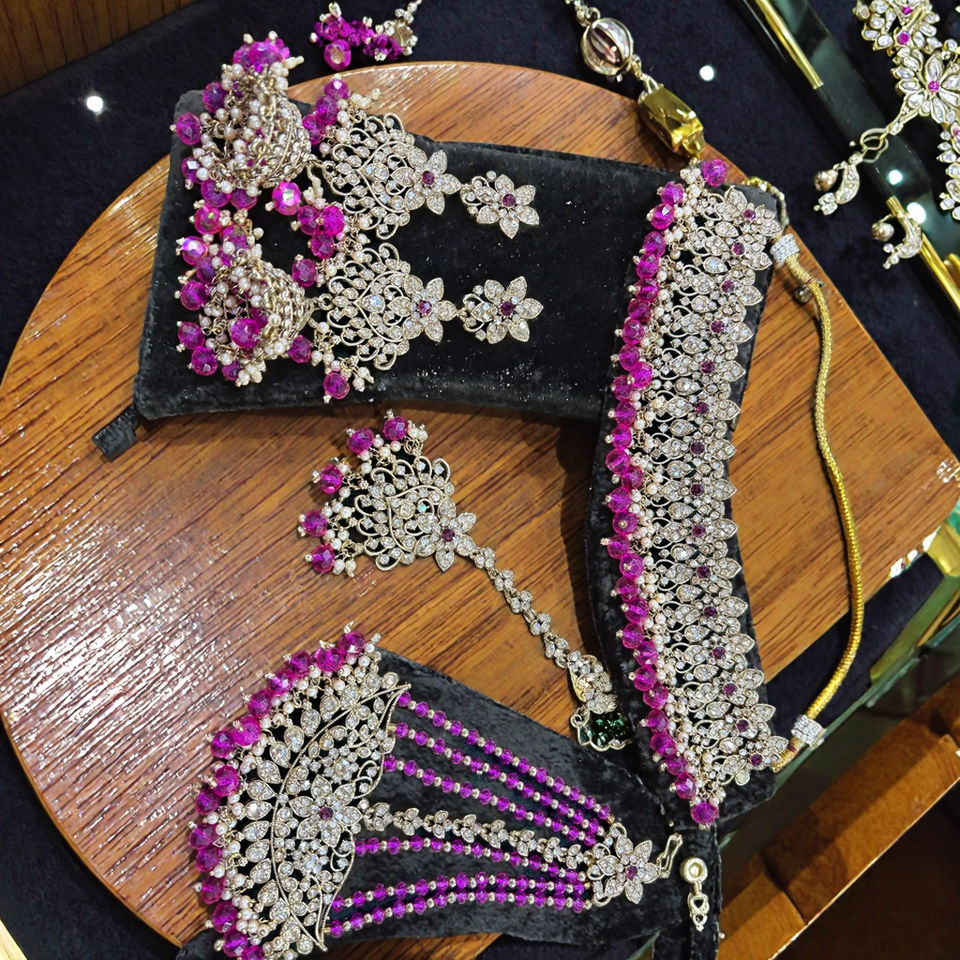 Ruby Moissanite Choker Necklace Set™